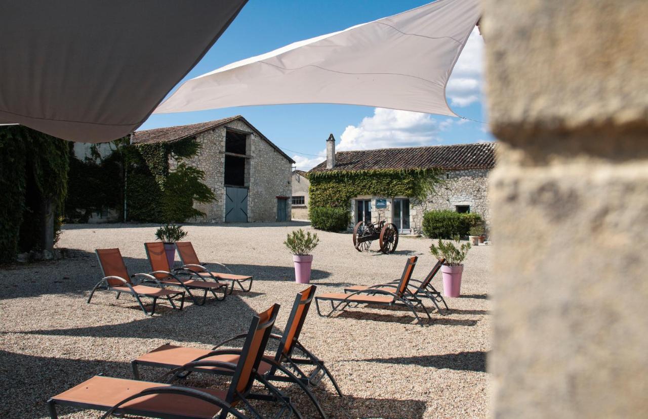 Gites Du Chateau De Panisseau Thenac  Exterior photo