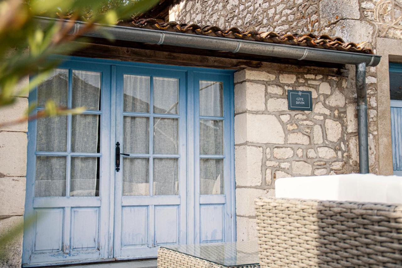 Gites Du Chateau De Panisseau Thenac  Exterior photo
